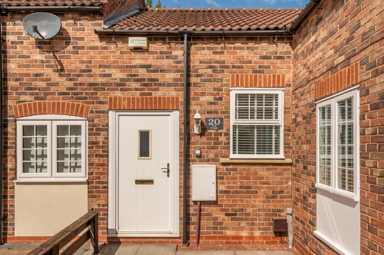 Pass The Keys Charming Cottage Near Clifton Moor 约克 外观 照片